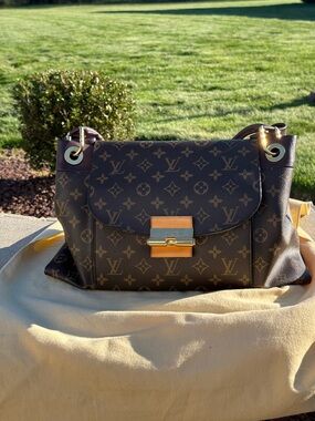 Louis Vuitton Olympe Quetsch